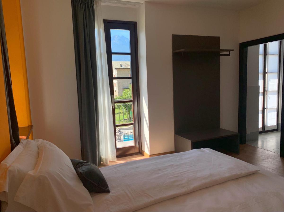 Guest House Le Cassandre Sondrio Bagian luar foto