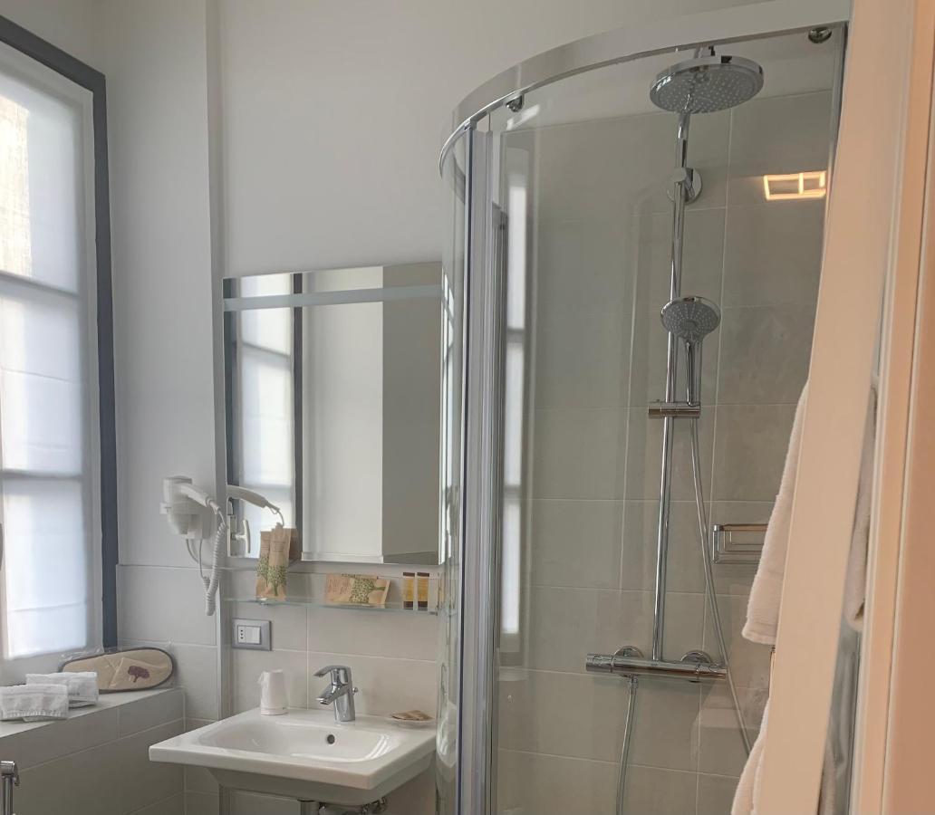 Guest House Le Cassandre Sondrio Bagian luar foto