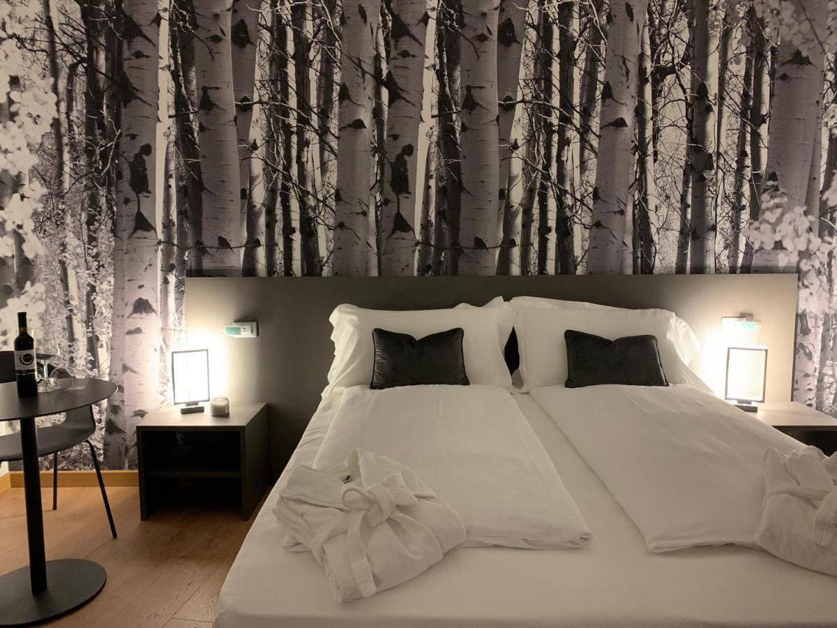Guest House Le Cassandre Sondrio Bagian luar foto