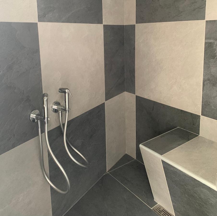 Guest House Le Cassandre Sondrio Bagian luar foto